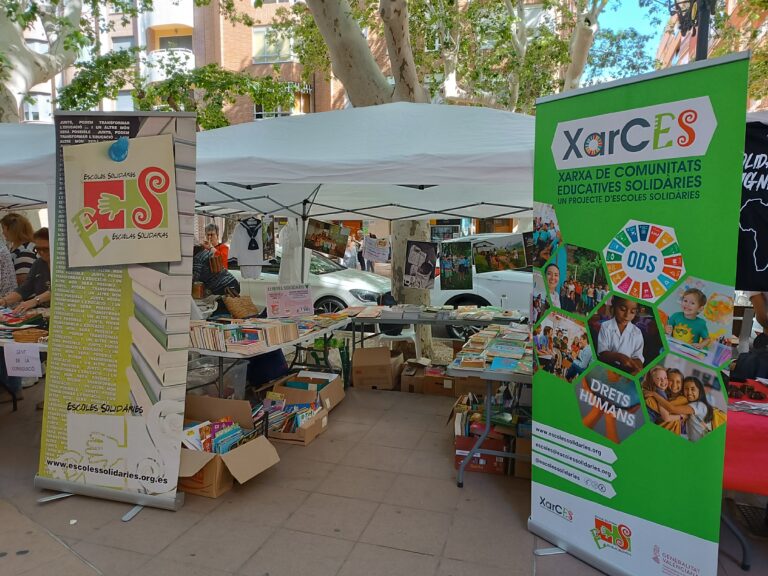 Lee más sobre el artículo Escoles Solidàries participa un any més a la Fira Solidària de Xàtiva