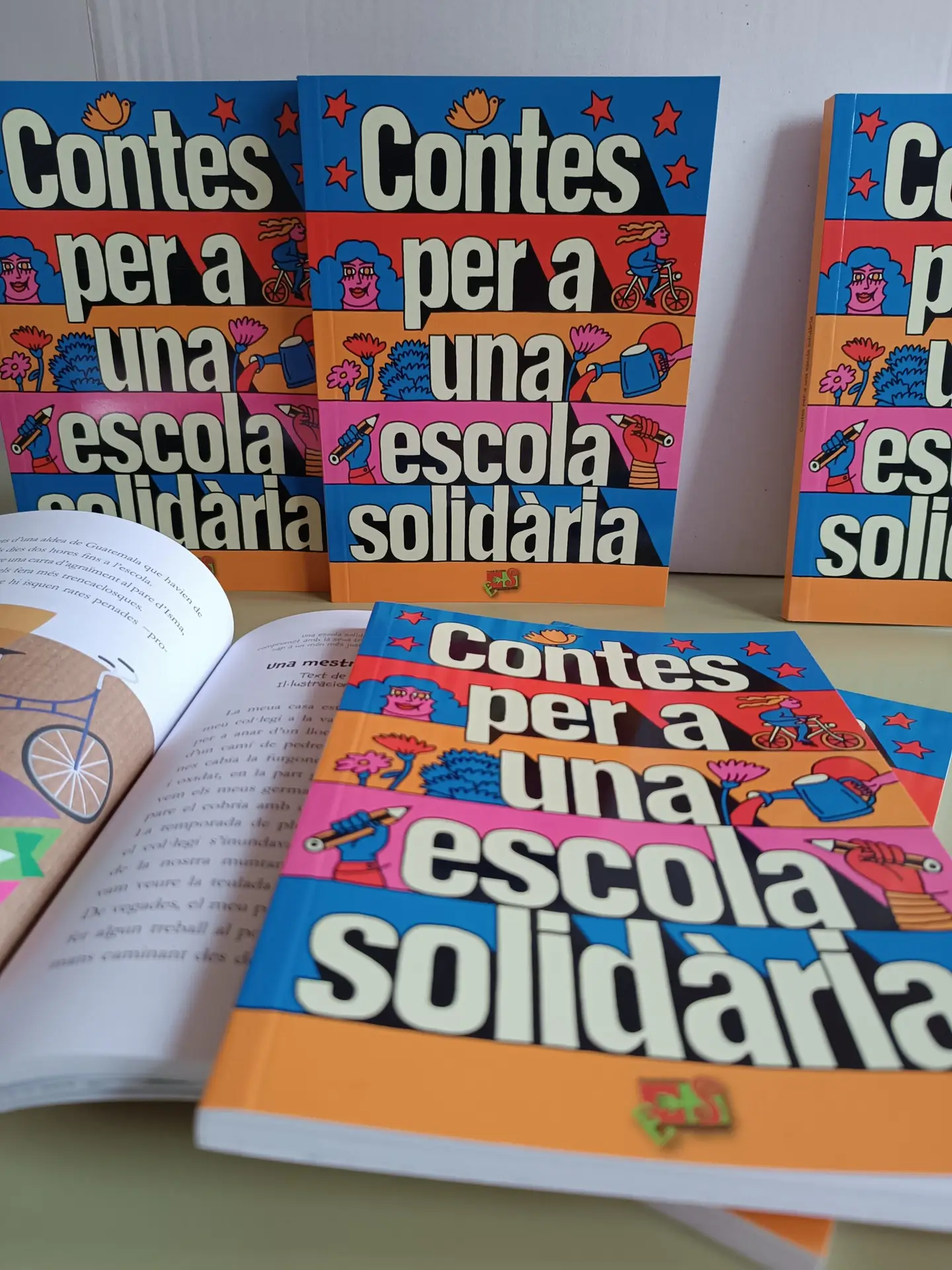 En este momento estás viendo Presentació del llibre ‘Contes per a una Escola Solidària’