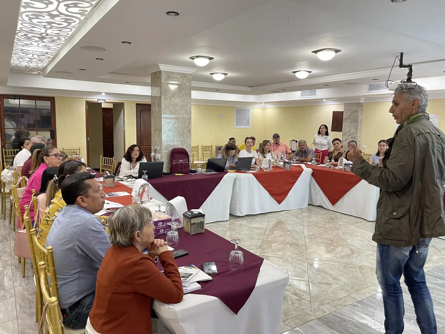 En este momento estás viendo II Seminario Internacional por una Educación Integral y Solidaria para el Siglo XXI Emoción, Inclusión y Sostenibilidad